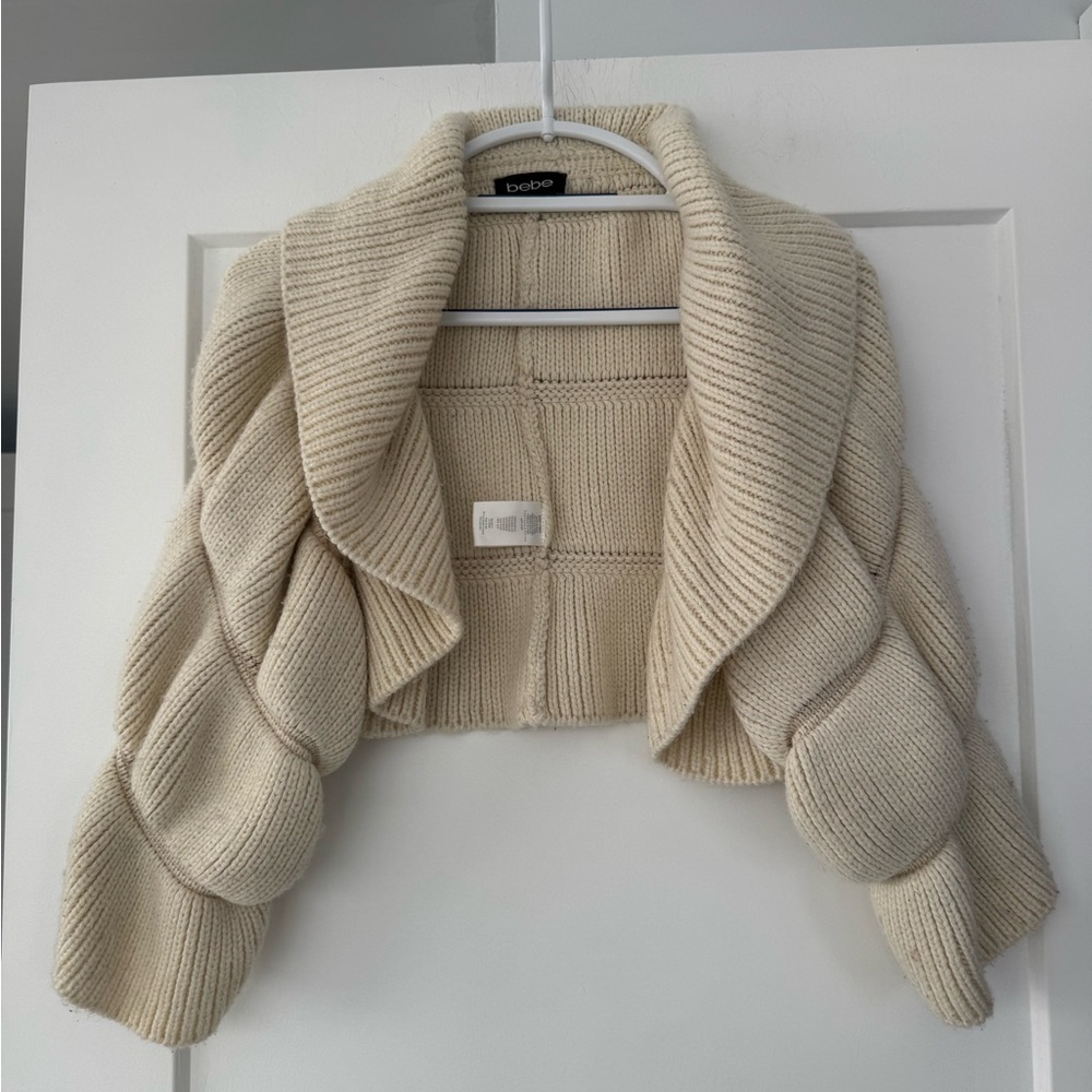 Bebe Cream Knit Cropped Bolero Sweater. 100% Acrylic. Size S/M